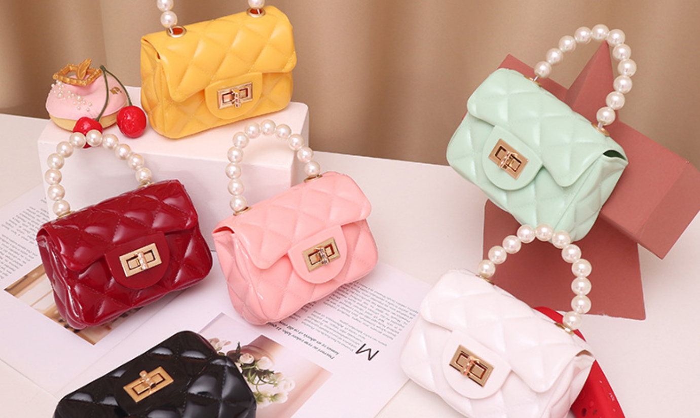 Factors to Look for in Wholesale Jelly Handbags