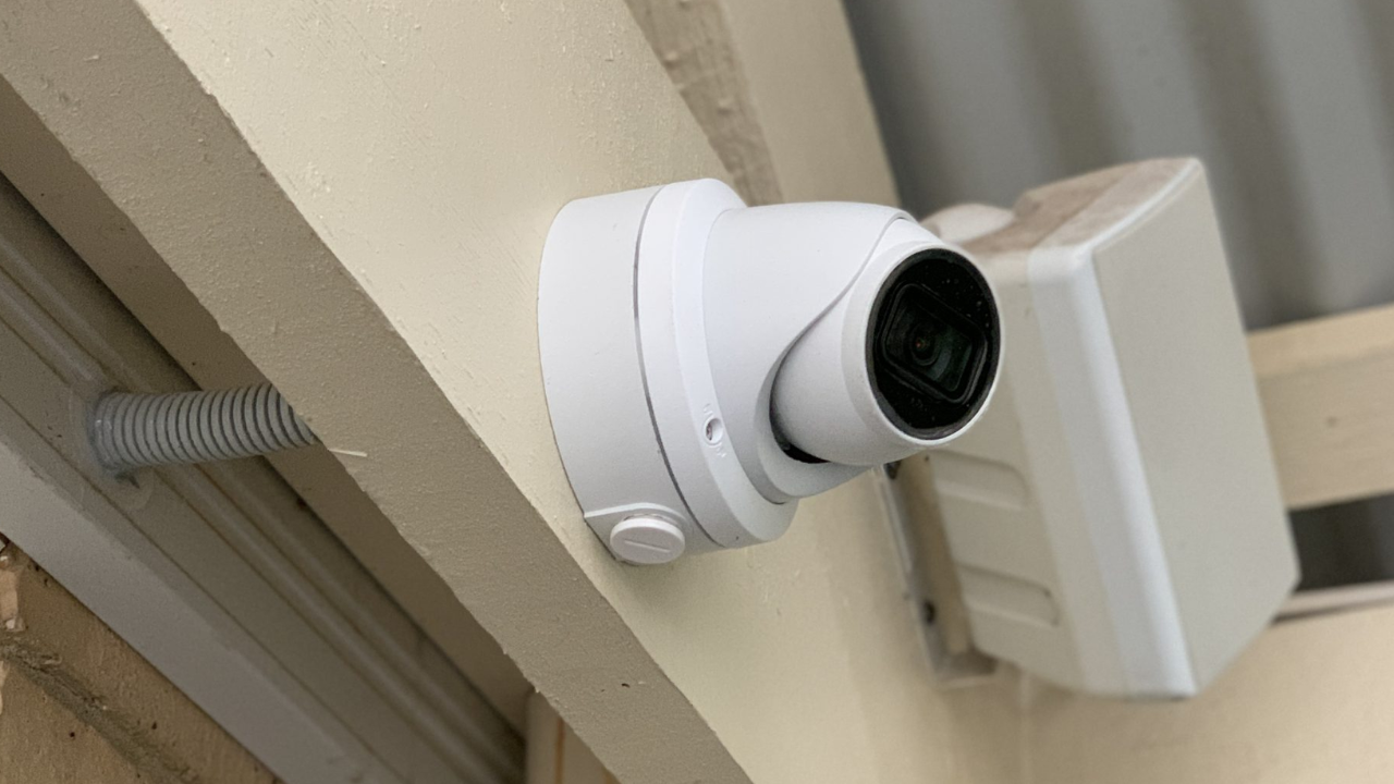 Which Environmental Advantages Can Wireless Solar-Powered Security Cameras Provide?